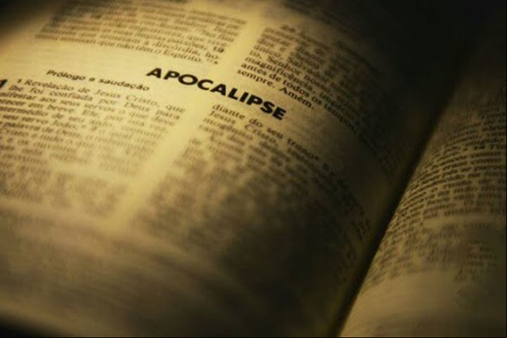 De acordo com a tradição cristã, o número 666 simboliza a figura da besta do Apocalipse. Essa associação numérica tem origem no livro do Apocalipse, na Bíblia, que afirma no versículo 18 do capítulo 13: “Quem tiver discernimento calcule o número da besta, pois é número do homem, e seu número é 666”.