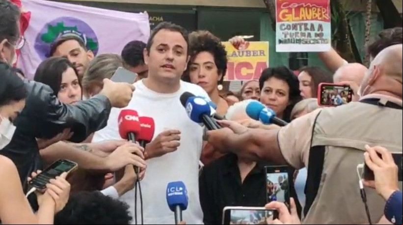 Glauber Braga encerra greve de fome após quase 9 dias se alimentando apenas de água e soro fisiológico