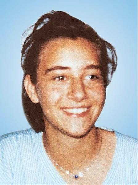 Aos 9 anos, participou de um encontro cristão, onde conheceu e ou a seguir os ensinamentos de Jesus. Aos 17 anos, ela foi diagnosticada com um tumor ósseo, mas decidiu recusar morfina para oferecer suas dores como um sacrifício a Deus.