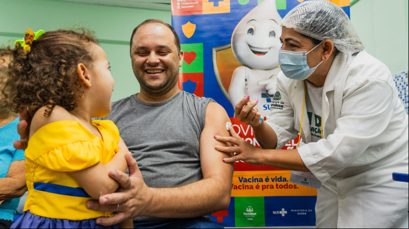 Dia D de vacinação no Liceu da Messejana, em Fortaleza