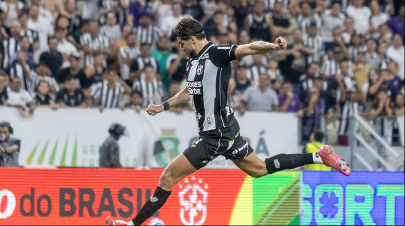 Pedro Raul não marca há oito jogos, desde o duelo contra o Vasco 