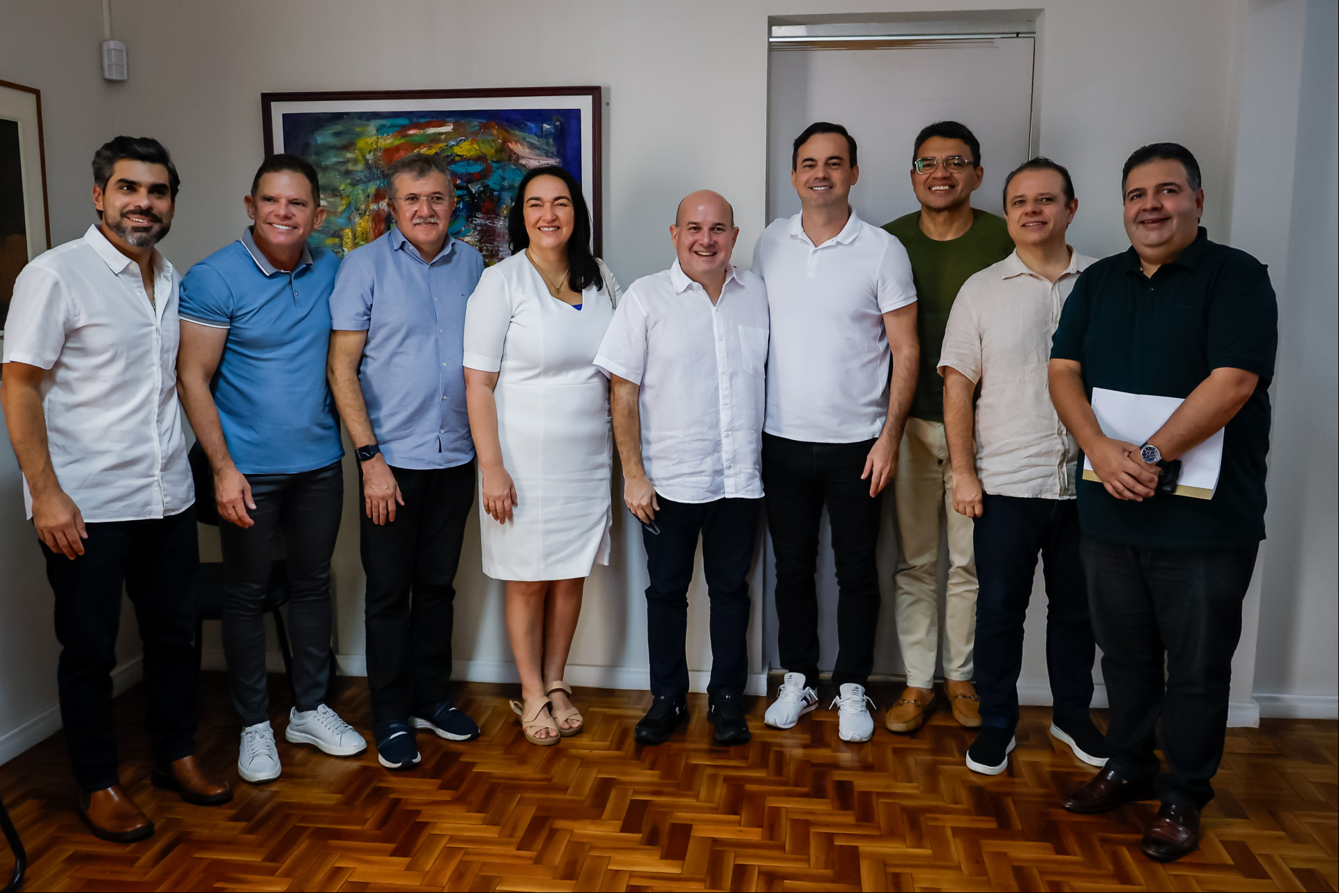 FORTALEZA, CEARÁ, BRASIL- 23.05.2025: Deputadod estaduais Antônio Henrique (PDT), Cláudio Pinho (PDT), Lucinildo Frota (PDT), Queiroz Filho (PDT), Dra Silvana (PL), Felipe Mota (União), Sargento Reginauro (União). Reunião da oposição com Roberto Cláudio e Capitão Wagner. . (Foto: Daniel Galber/ESPECIAL PARA O POVO)