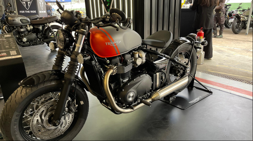 Montadora britânica mira no interior para alcançar 45 concessionárias até 2026. Na foto, o modelo Triumph Bonneville Bobber 1.200cc 