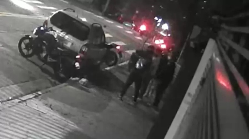 Vítima segue internada após ser baleada no peito 