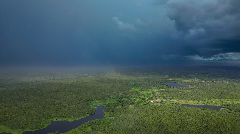 Imagem ilustrativa: Nuvens carregadas de chuva na estrada que liga Caridade à Fortaleza. Ceará registrou chuva em 19 cidades entre 7 horas de segunda-feira, 2, e 7 horas desta terça-feira, 3