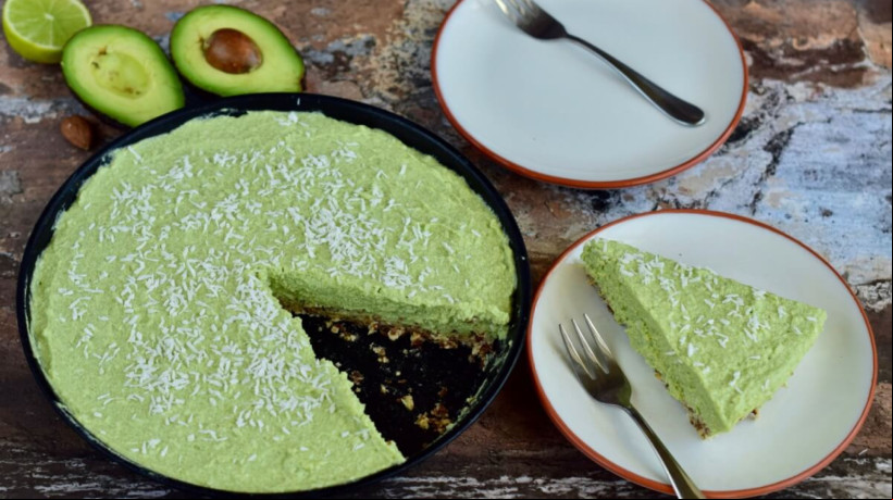 Torta de abacate com amêndoas (Imagem: Amallia Eka | Shutterstock)  