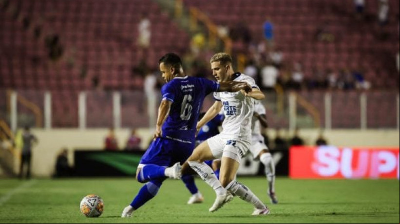 Resultado, 2 a 0, põe time sergipano na zona de classificação para as quartas de final. Falta uma rodada para encerrar os jogos do Grupo B 