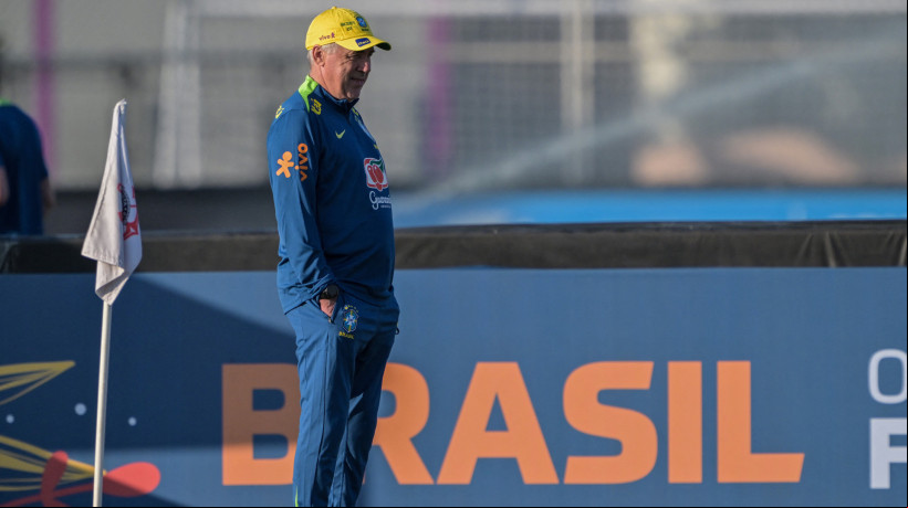 Técnico Carlo Ancelotti em treino da seleção brasileira no CT do Corinthians