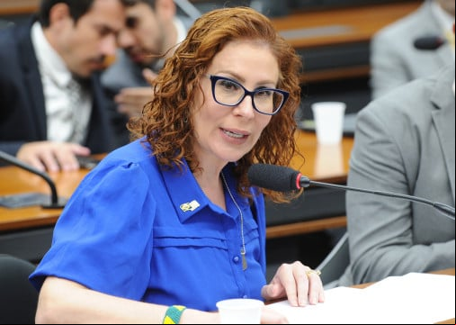 ï¿¼A deputada Carla Zambelli foi condenada tambÃ©m a perder o mandato