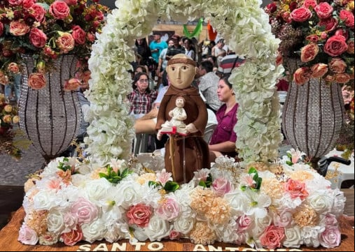 Festa de Santo AntÃ´nio de Quixeramobim leiloa bolo por R$ 50 mil entre esse sÃ¡bado, 7, e este domingo, 8