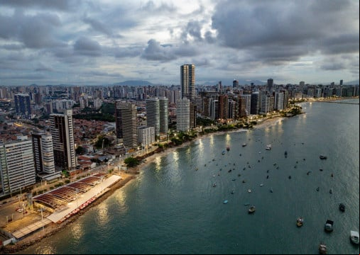 Para Fortaleza e RegiÃ£o Metropolitana, a previsÃ£o indica cÃ©u variando de parcialmente nublado a sem nuvens