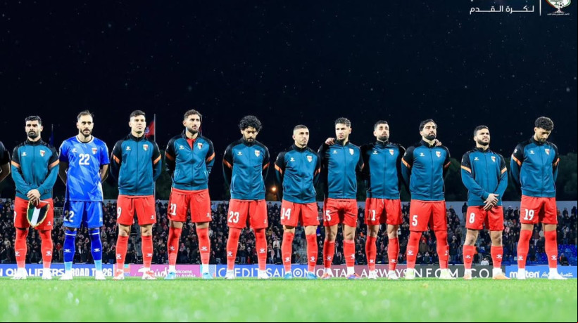 Jogadores palestinos perfilados antes do inicio da partida