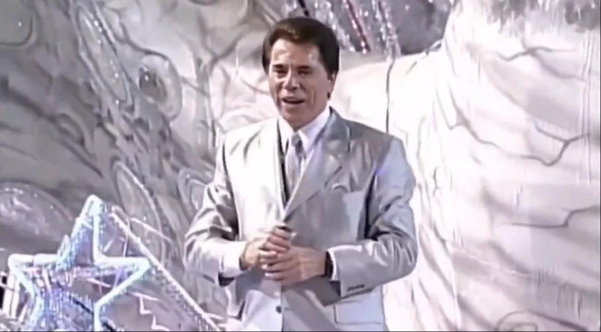 Silvio Santos foi uma das figuras mais populares na televisão brasileira. E também surpreendente. No carnaval de 2024, por exemplo, o SBT surpreendeu o público ao exibir um desfile de escola de samba que homenageou o próprio Silvio Santos, 23 anos antes.