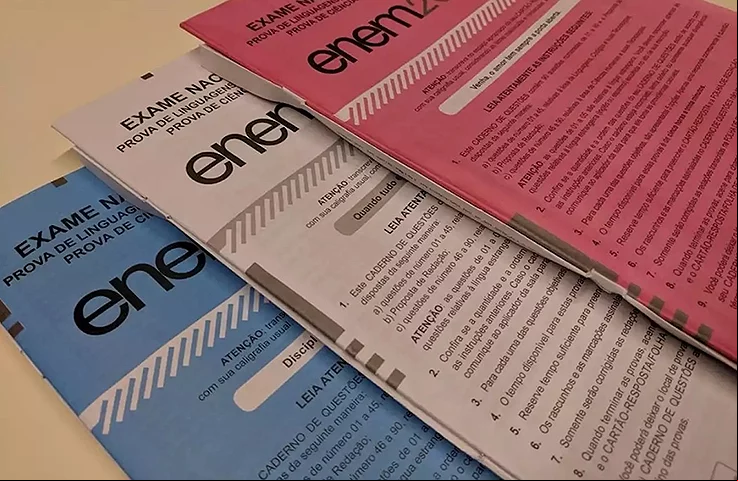 O ano de 2024 marca os 26 anos do Enem. O exame nacional do ensino médio começou a ser aplicado em 1998.