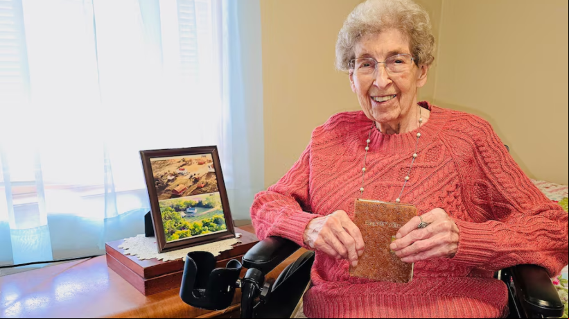 Evie Riski já fez mais de 32 mil registros escritos nos próprios diários ao longo de 90 anos