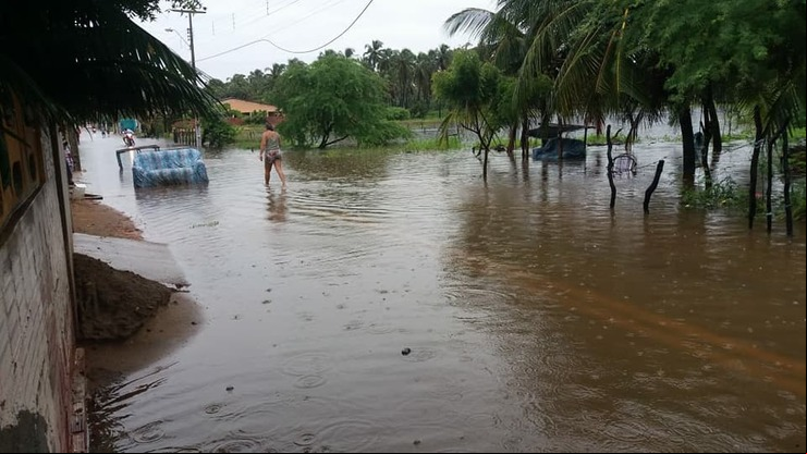 Chuva deixa cidade alagada 